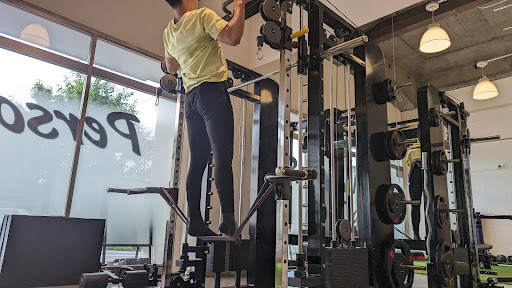 ファーストクラストレーナーズ京橋店