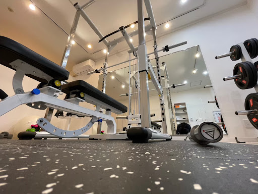 パーソナルジム かたぎり塾 谷町四丁目店