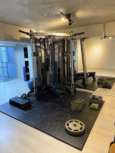 PRIVATE GYM EMANN《エマン》本町店