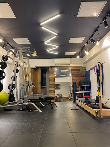 リバーサルジム大阪アン北浜店パーソナル＆マシンピラティス＆キックボクシングジム